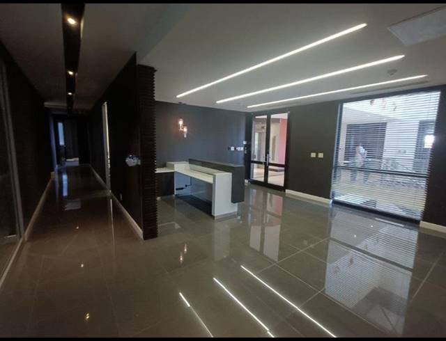 BUSINESS PROPERTY TO RENT IN CONSTANTIA KLOOF